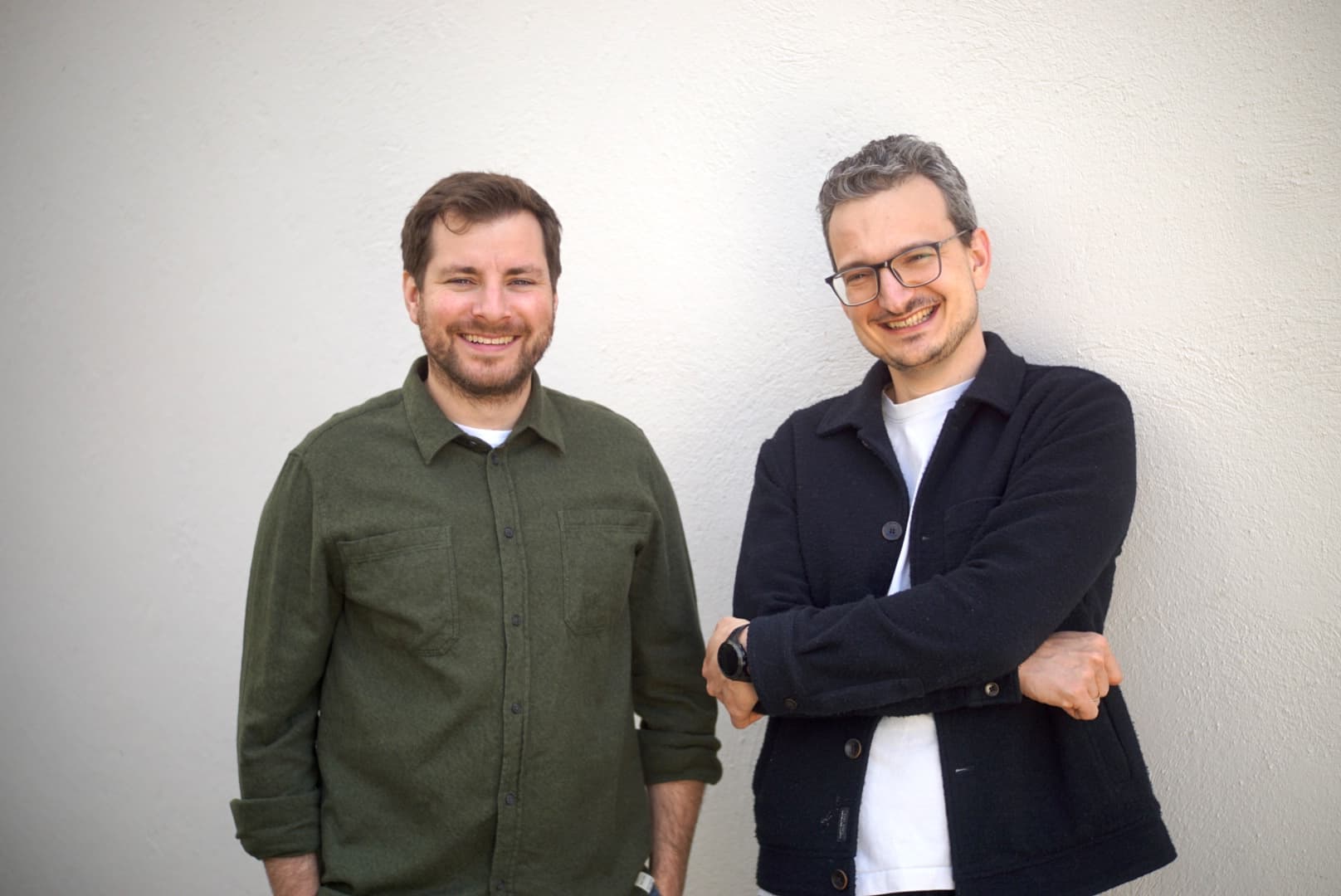 Gründer Ihrer Hausverwaltung in Pforzheim – zwei Personen lächeln in die Kamera